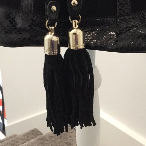 Gorgeous suede crossbody bag by Charles David - Picture 4 of 5